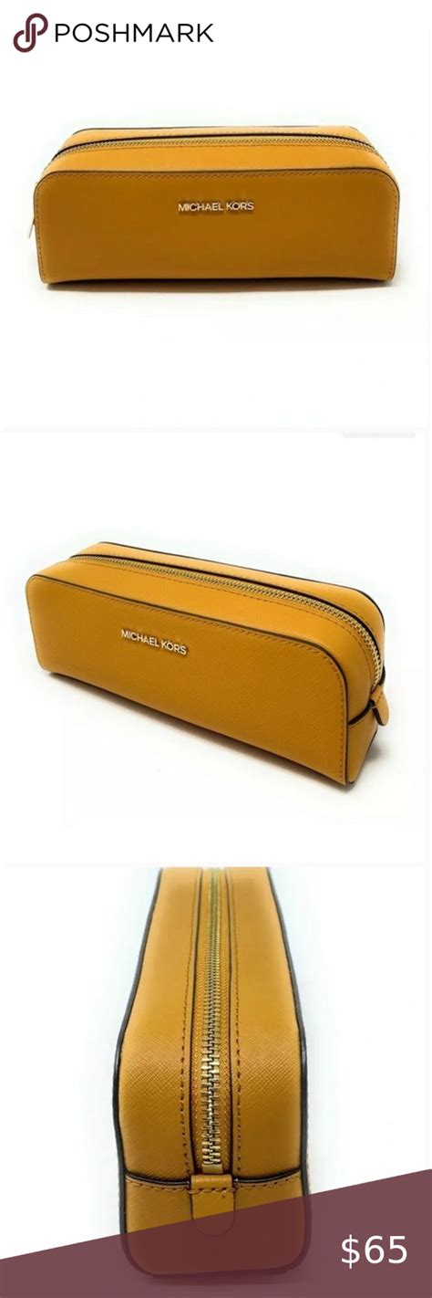 Michael Kors Giftables Medium Pencil Case Makeup case 